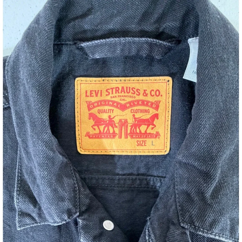 Levis levis trucker